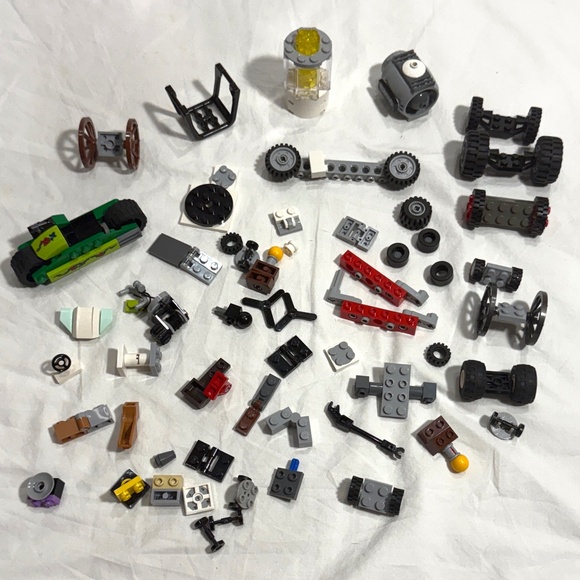 50+ LEGO Mechanical Parts, Wheels, Hinges, Pulley, etc - Picture 2 of 4